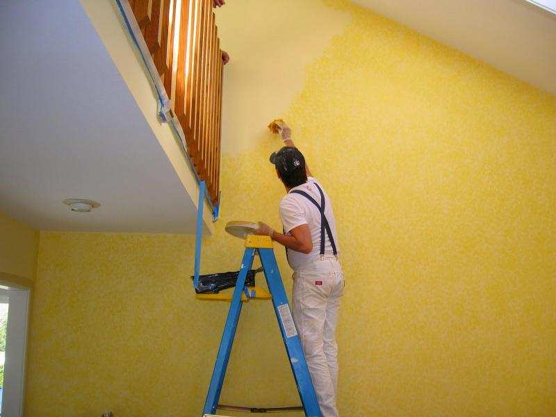 Cải tạo tường cũ bằng cách sơn lại tường