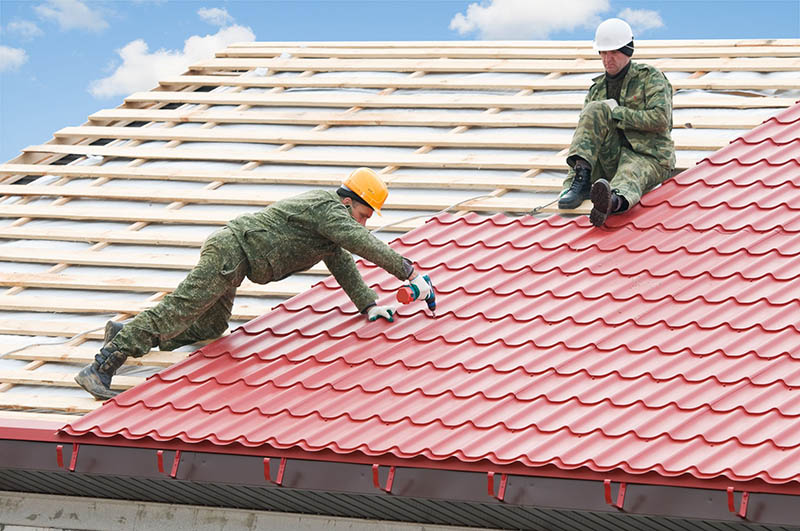Thay mái tôn mới nếu tình trạng mái nhà hư hỏng nặng